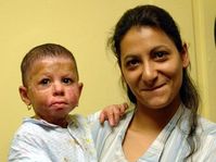 Natálka con su madre Anna Siváková, foto: ČTK