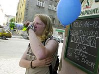 V Praze 3 se uskutečnil 10.6. projekt Žižkov jde do Evropy pod názvem Pivko evropské, foto: ČTK
