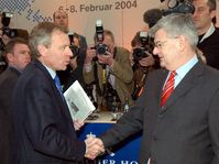 NATO-Generalsekretär Jaap de Hoop Scheffer - links (Foto: CTK)