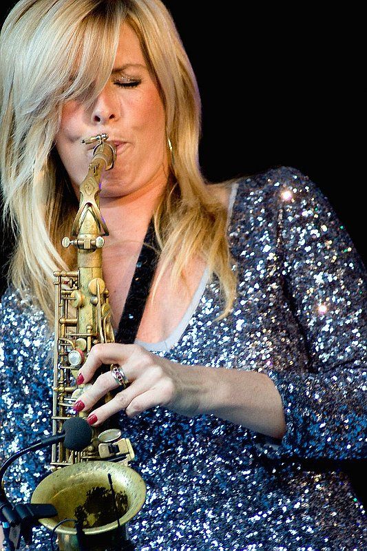 La saxofonista Candy Dulfer vuelve con su funkjazz a Praga Radio