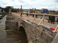 Medieval bridge in Pisek after floods, Photo:CTK