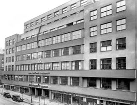 Edificio de la Radiodifusión Checoslovaca, en los años 30