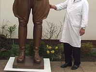 Jaroslav Bocker with the statue of General Patton