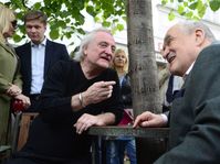 Bořek Šípek (a la izquierda) y Karel Schwarzenberg, foto: ČTK