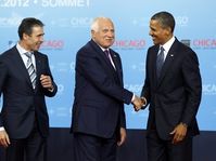 Anders Fogh Rasmussen, Václav Klaus y Barack Obama. Foto: ČTK