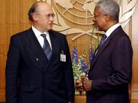 Jan Kavan y Cofi Annan, Foto: ÈTK