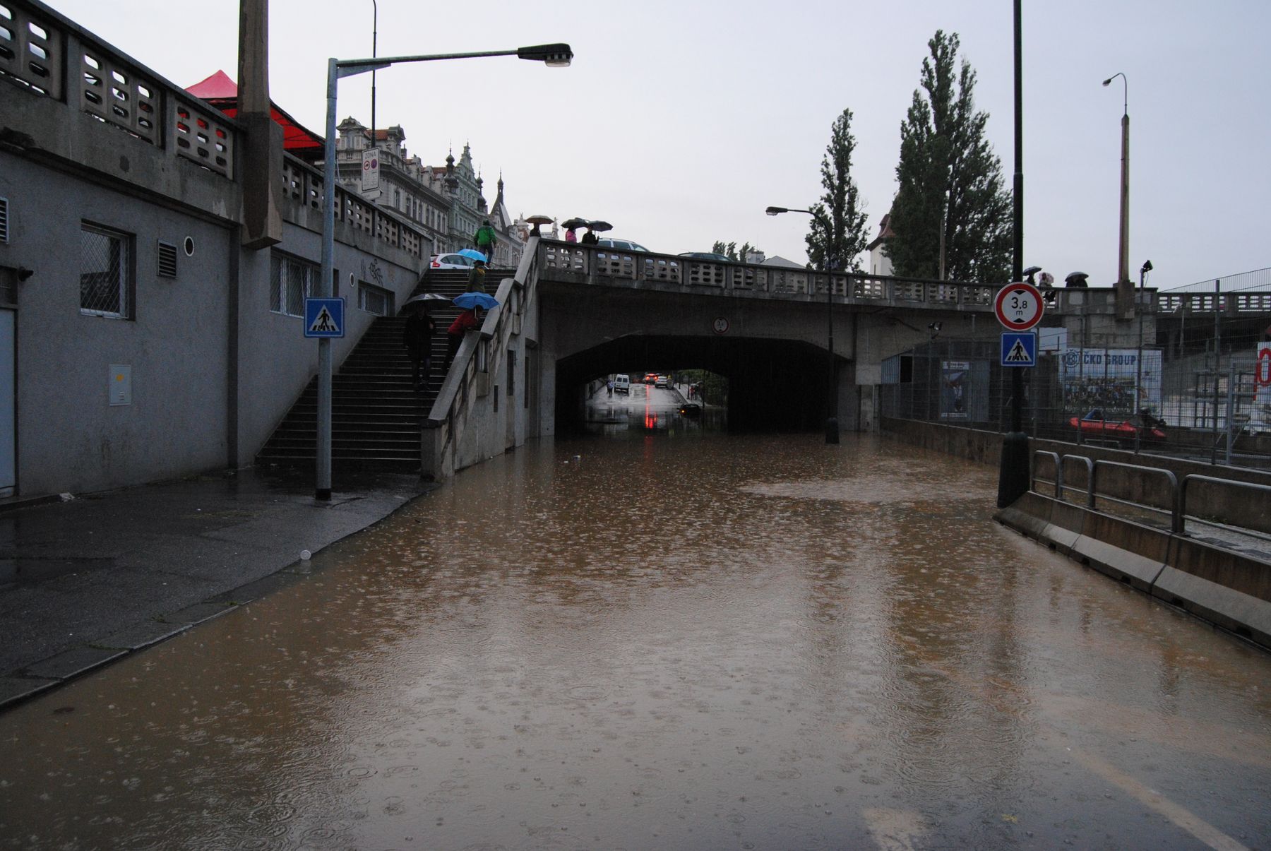 Prague puts on a brave face despite worst flood in a decade Radio