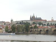 Vistas del Puente de Carlos y el Castillo de Praga, foto: Julia Rios