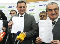Radek John, Petr Nečas y Karel Schwarzenberg, foto: ČTK