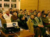 La projection du film 'Prague - le Mois de la révolution'