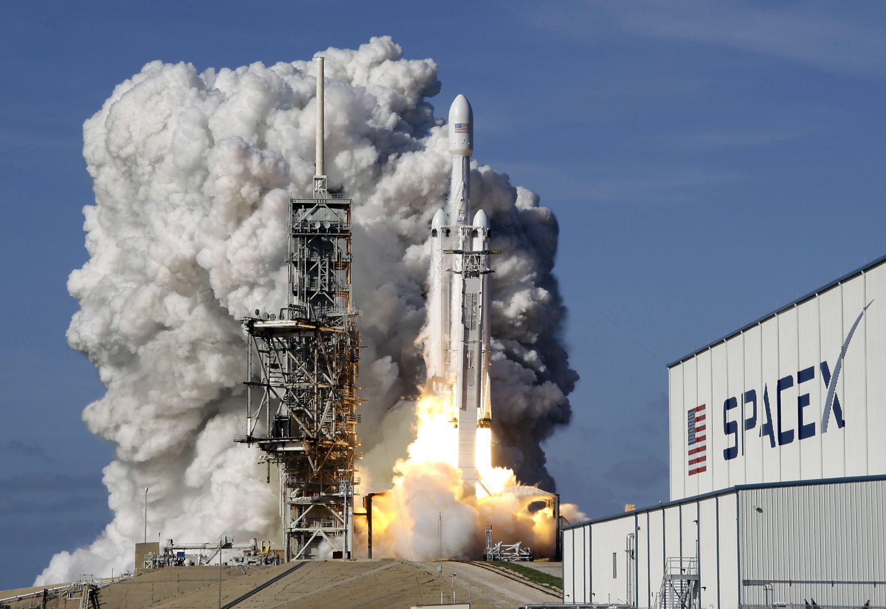 Sole Czech employee at SpaceX describes goosebumps during Falcon Heavy ...