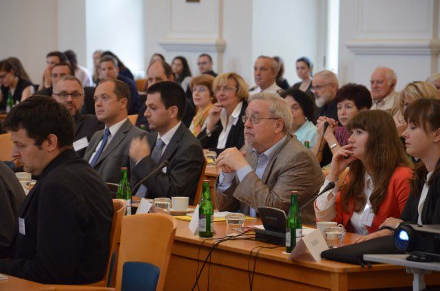 Zwischen Assimilierung und Selbstbehauptung deutsche Minderheit in