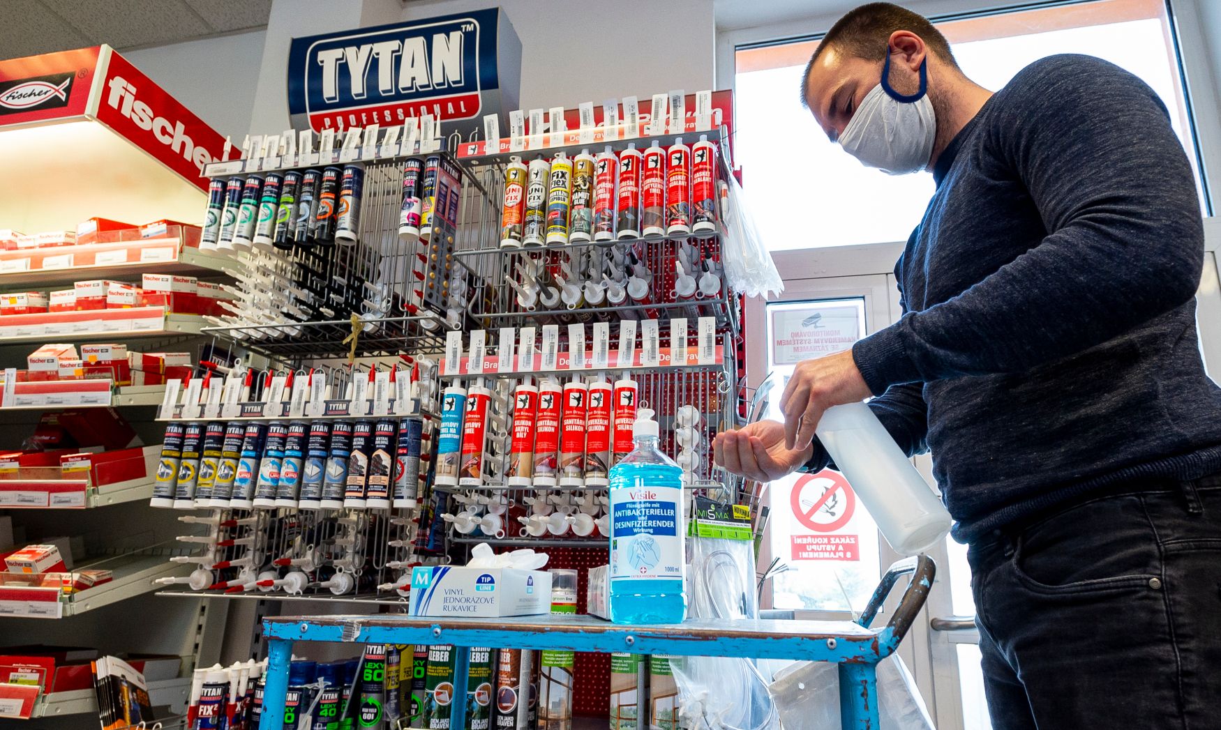 CoronaMaßnahmen gelockert Weitere Geschäfte machen auf