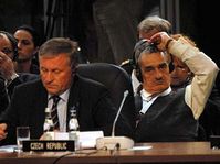 Mirek Topolánek y Karel Schwarzenberg (Foto: CTK)
