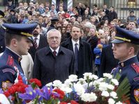 Vaclav Klaus hat an T. G. Masaryk Statue ein Kranz niedergelegt (Foto: CTK)