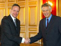 Cyril Svoboda y Dominique de Villepin en Paris, Foto: CTK