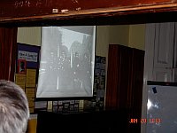 Promítání záběrů z pohřbu Jana Palacha, foto: Markéta Luskáčová, webový archiv londýnského Velehradu