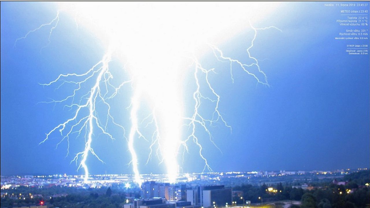 15,000 lightning bolts recorded in one night | Radio Prague International