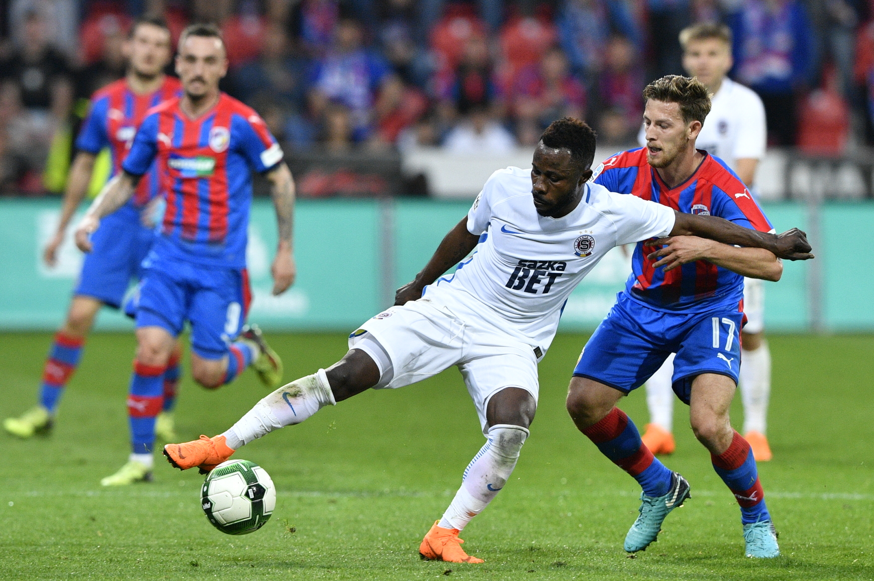 Se dramatiza la lucha por el título de la liga checa de fútbol Radio