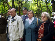 Elena Tumanová-Nezvěská (druhá zprava)