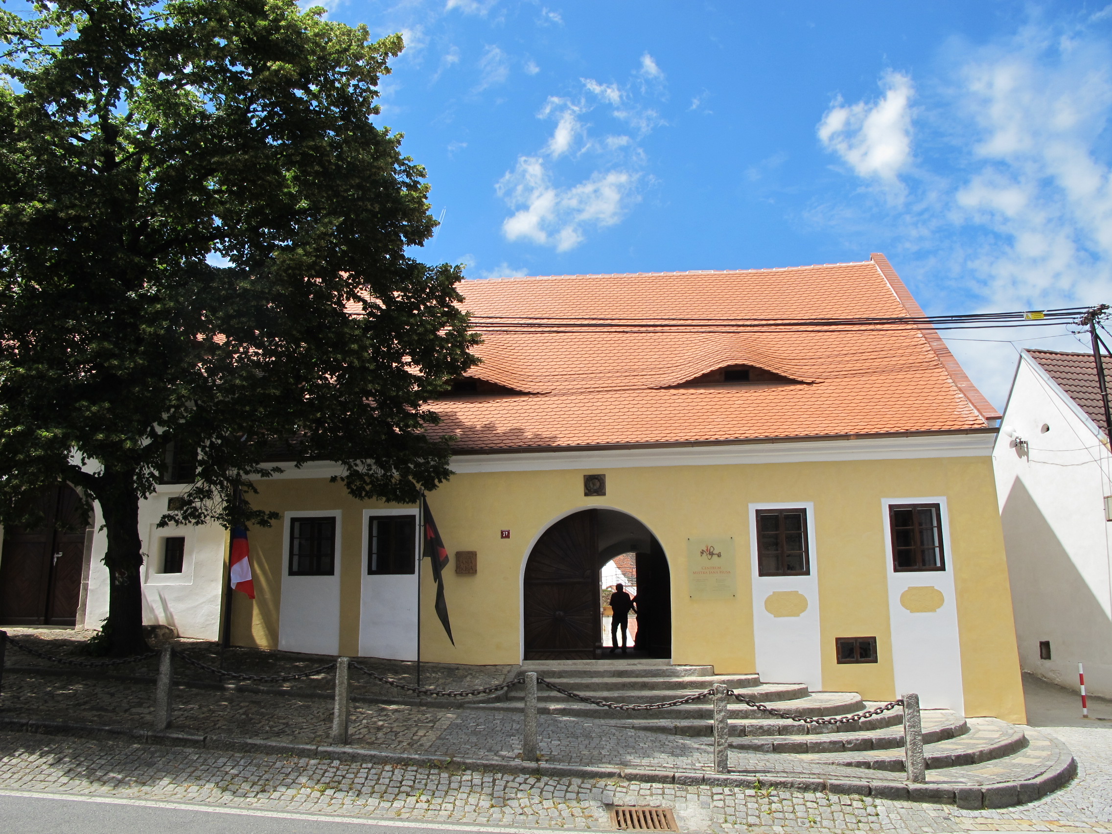 Zu Ehren des Kirchenreformators JanHusGedenkstätte in Husinec (Teil