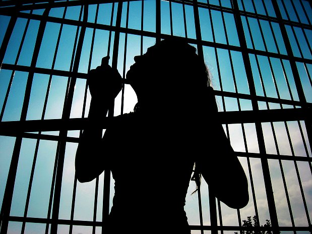 Se incrementa el número de mujeres delincuentes Radio Praga