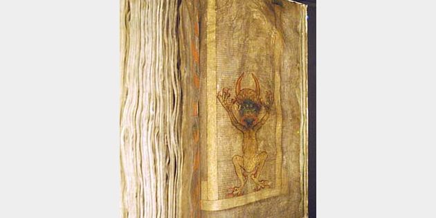 Das Teuerste Buch Der Welt Das größte, schwerste und wohl auch teuerste Buch der Welt ist in Prag