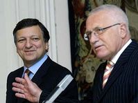 Vaclav Klaus (right) and Jose Manuel Barroso, photo: CTK