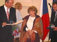 Helena Voldánová při udílení cen Gratias Agit