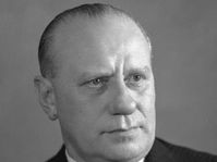 Václav Nosek, oficiální portrét, snímek z roku 1947, foto: ČTK