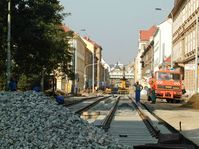 Rekonstruktion der beschädigten Gleise in Karlin