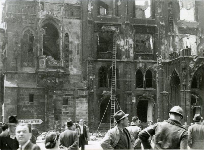 Prager Aufstand 1945 Kampf ums Altstädter Rathaus Radio Prague