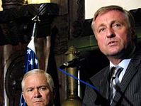 Robert Gates y Mirek Topolanek (Foto: CTK)